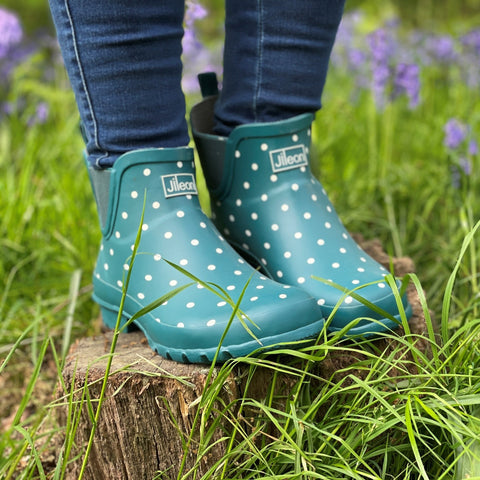 Embrace the Rain with Jileon’s Wide Calf Wellies: Discover Our Best-Selling Spotty Designs! - Jileon Wellies