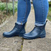 Ankle Wellies - Navy with Bumble Bees - Wide Foot - Jileon Wellies
